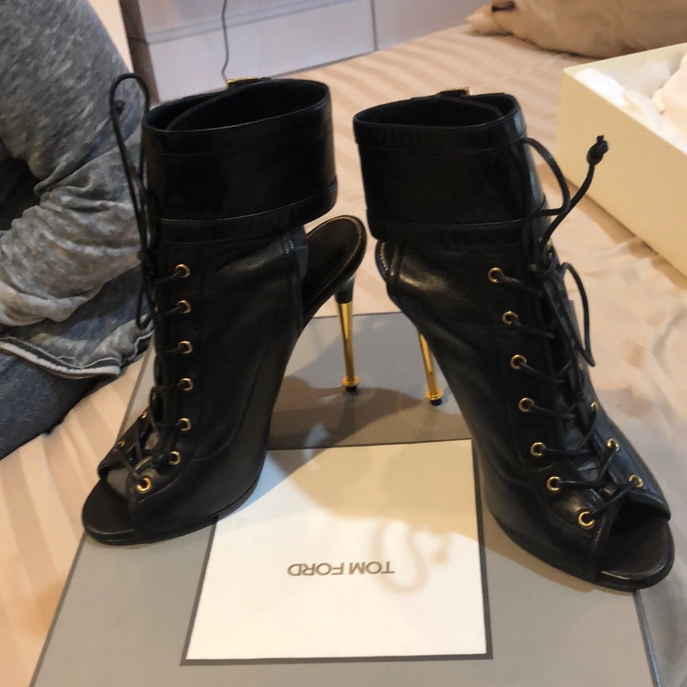 Tom Ford 37 1/2 black booties